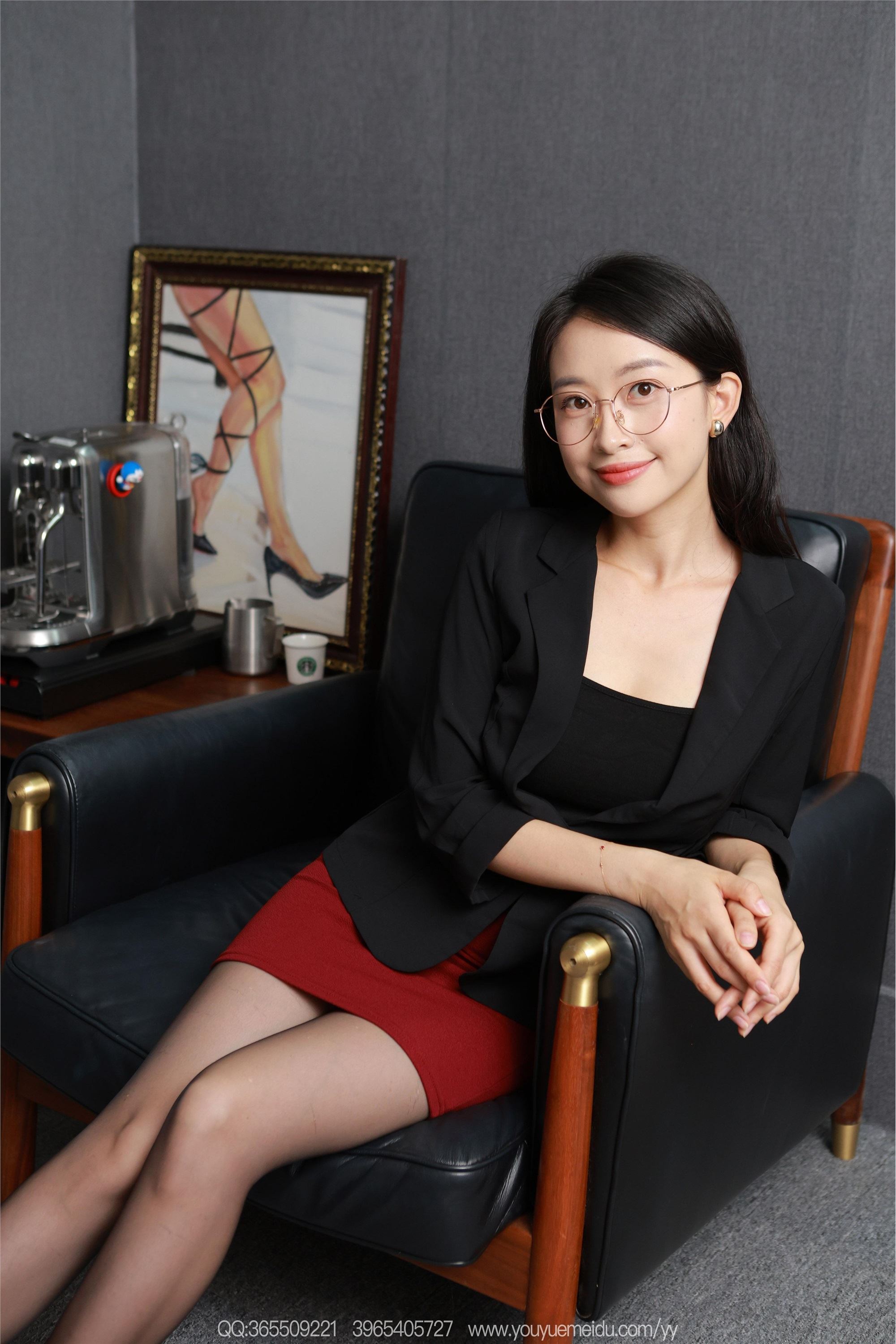 IESS异思趣向  2025.09.11 丝享家 2155 小婕《御姐包臀裙》